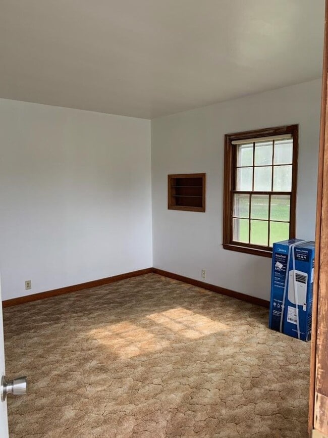 Building Photo - Cute 1 bedroom house Rockwell City $560, no water bill!