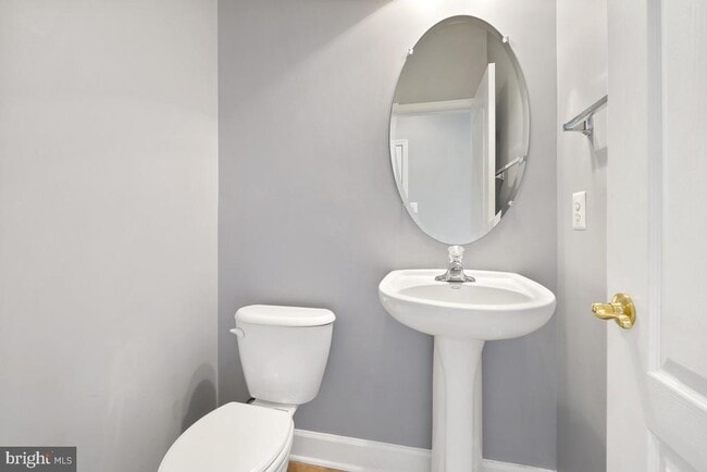 Building Photo - 505 Jurgensen Pl