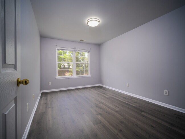 Building Photo - 1030 Boxelder Ln