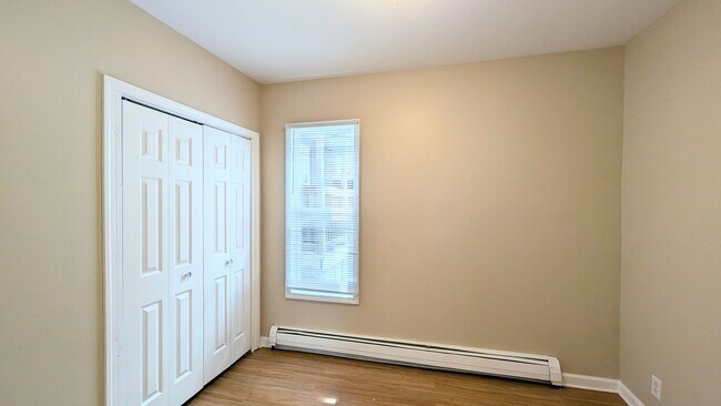 Building Photo - 837 N Broadway St