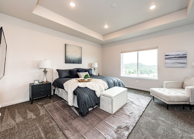 Building Photo - Fully Furnished 3 Bedroom 2.5 Bath Luxury Townhome by Garden of the Gods