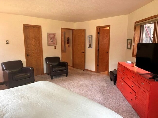 Building Photo - 1653 Oro Grande Dr