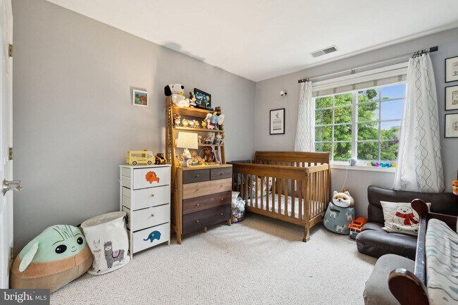 Building Photo - Welcome to this beautifully updated three ...