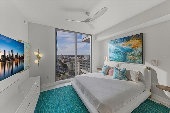 Building Photo - 275 1st Ave S