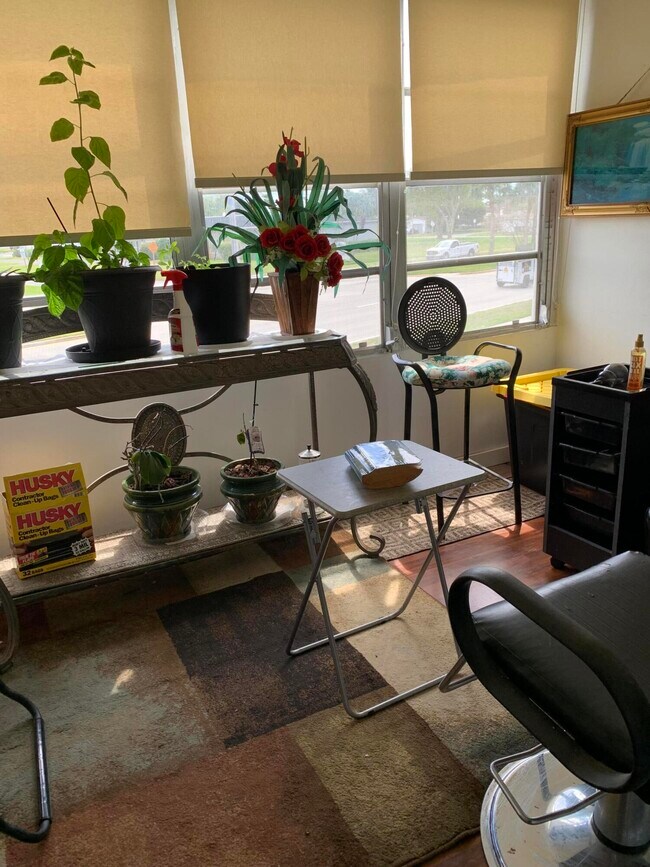 Building Photo - 7887 Golf Cir Dr