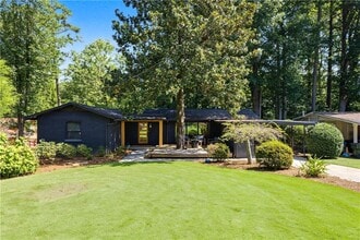 Building Photo - 3831 Greenhill Dr