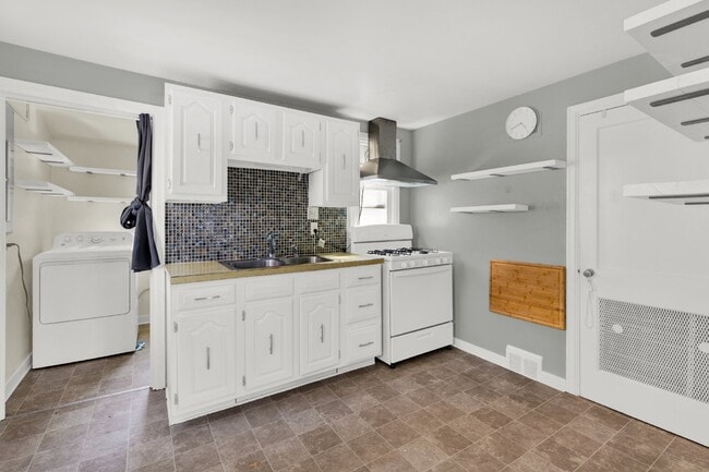 Building Photo - Welcome to this charming 1,005-square-foot home in Lancaster, PA!