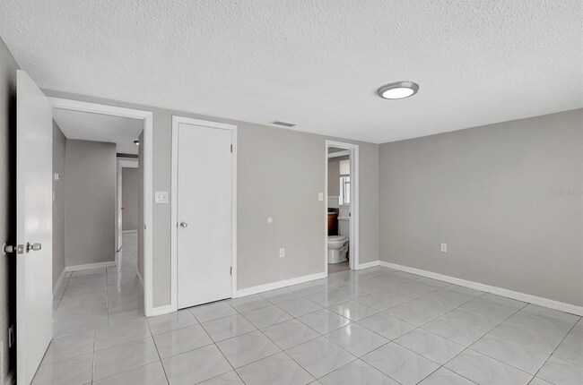Building Photo - 7210 Parrot Dr