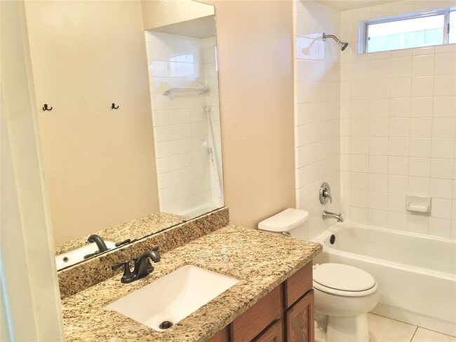 Building Photo - 4935 Linden Pl
