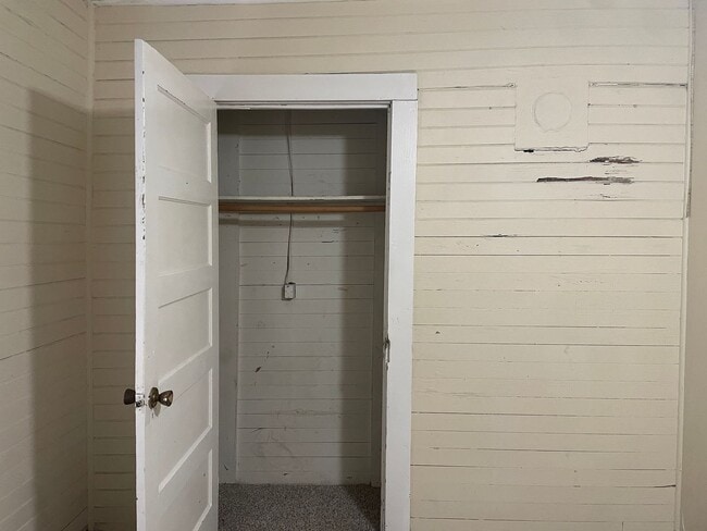 Building Photo - 2 Bed, 1 Bath House