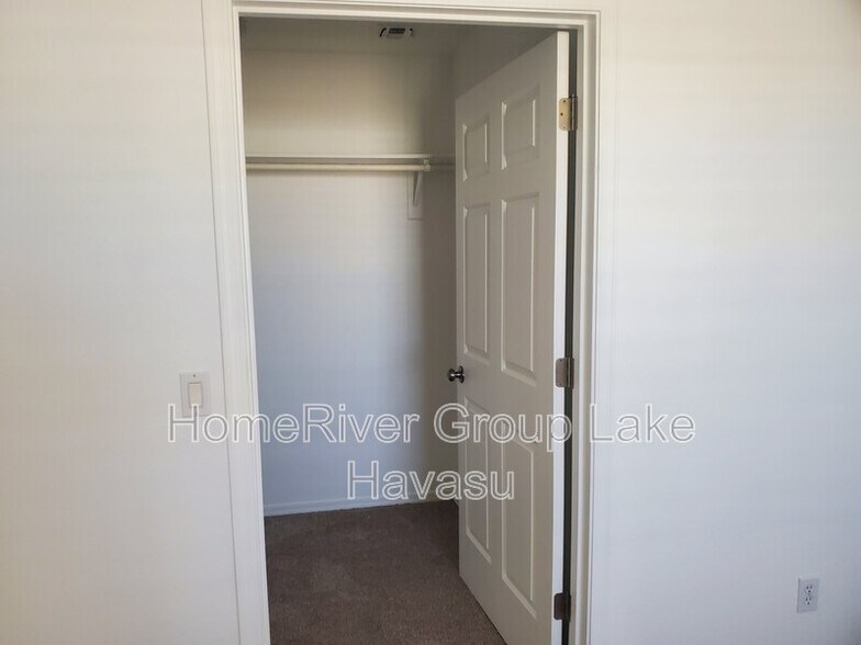 Building Photo - 2406 N Kiowa Blvd