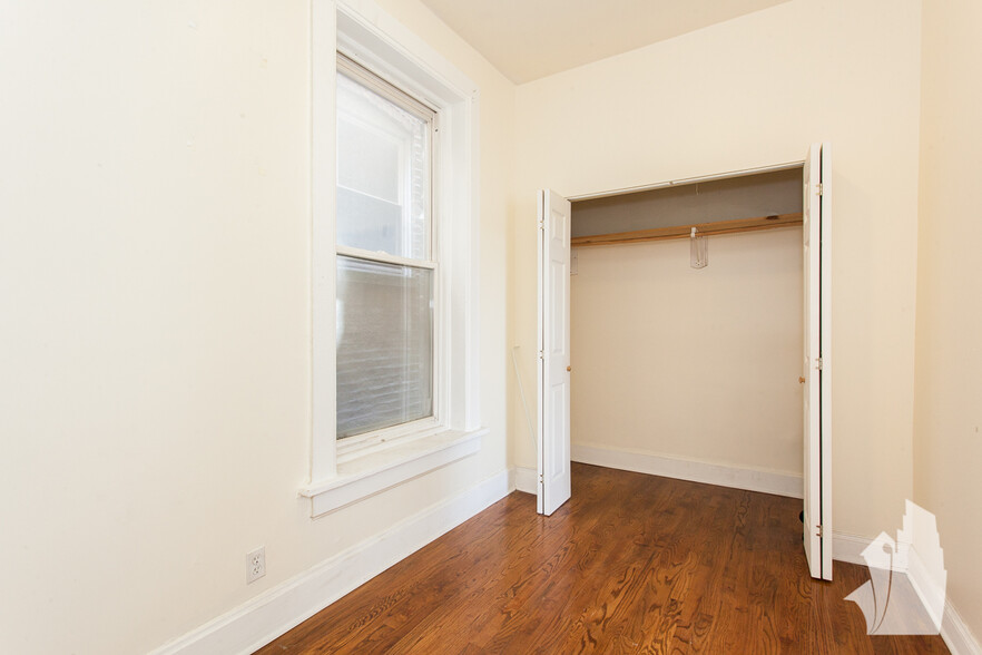 Building Photo - 1310 N Artesian Ave