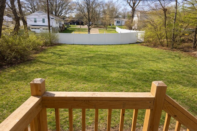 Building Photo - Cute Two Bedroom Home