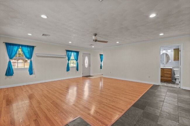 Building Photo - Discover your perfect home in Virginia Beach!
