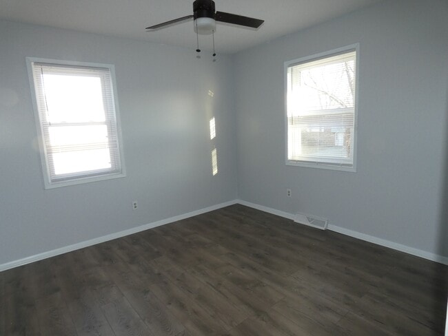 Building Photo - 5220 NE 57th St