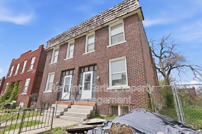 Building Photo - 3127 Clay Ave