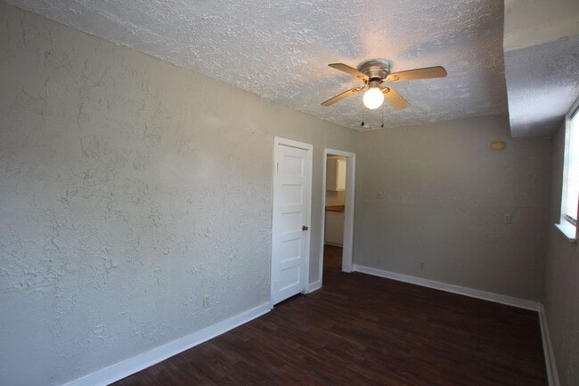Building Photo - Coming Soon! Cozy 1 Bedroom, 1 Bath in Tyler!