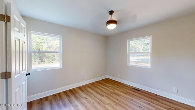 Building Photo - 600 S Hardin St