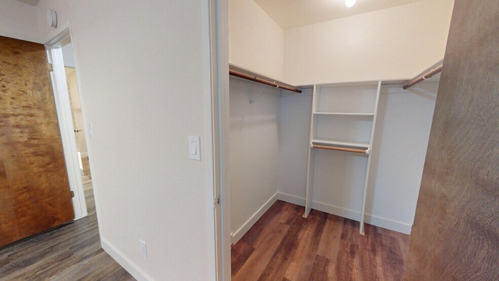 Building Photo - 173 Wayside Dr