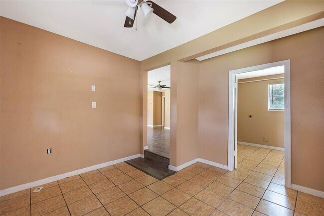 Building Photo - 202 Norview Dr