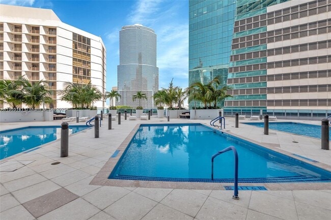 Building Photo - 200 Biscayne Blvd Way