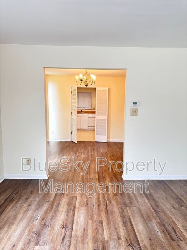 Building Photo - 218 Harvest Dr