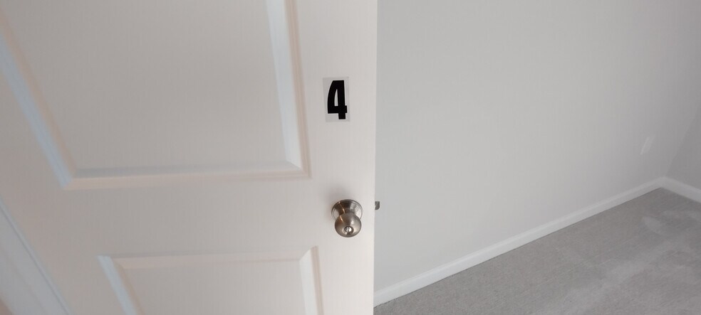 Building Photo - Room in Townhome on Castle Loch Lane