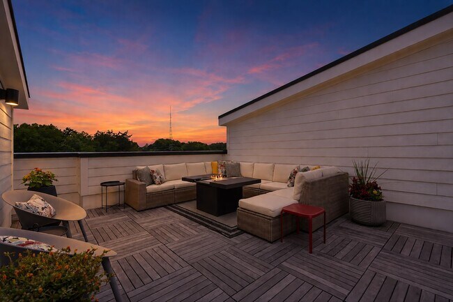 Building Photo - Live Elevated in Downtown Raleigh – Stunning Townhome with Rooftop Oasis!
