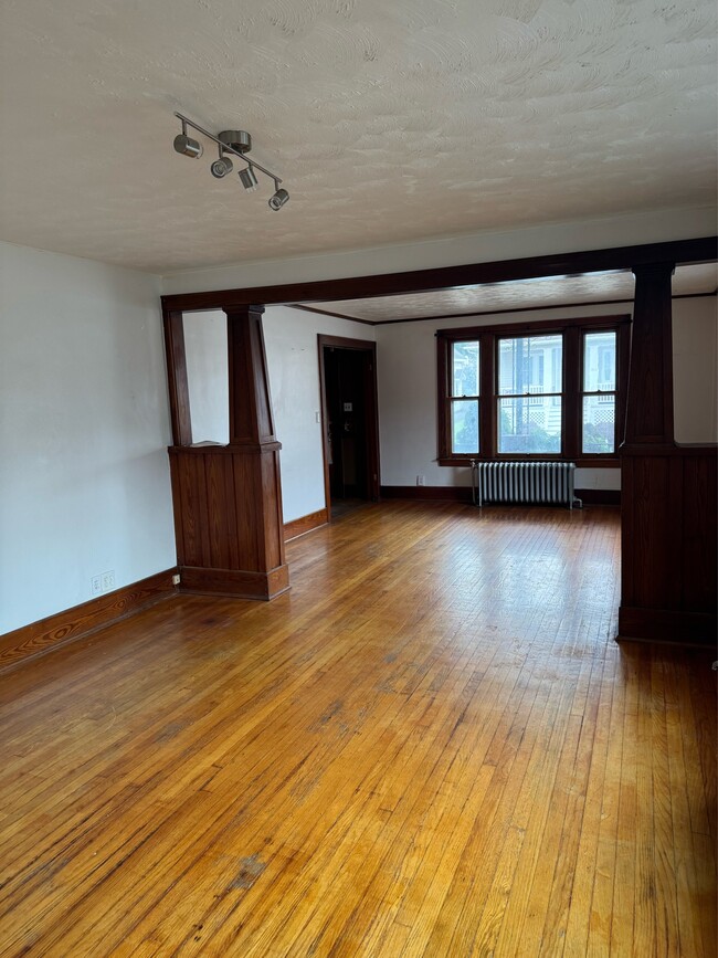 Building Photo - 1401 Mather Ave
