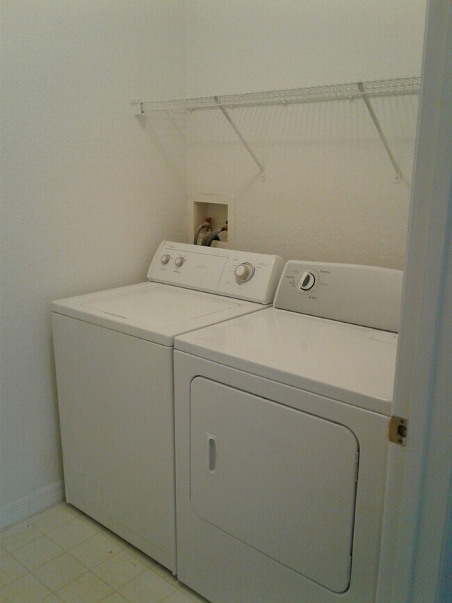 Building Photo - Mosaic 2533