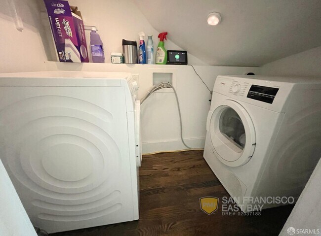 Building Photo - 628 9th Ave