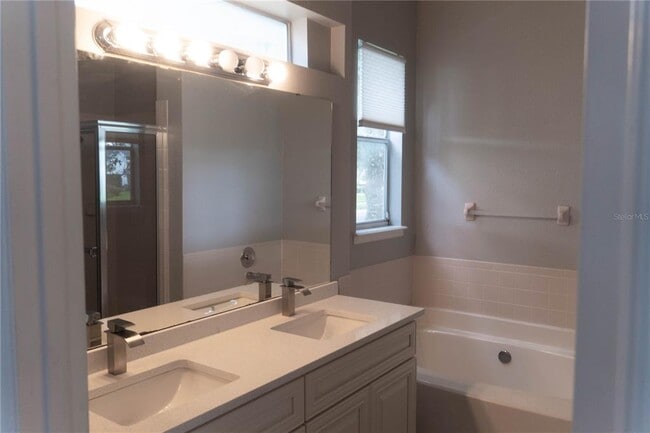 Building Photo - 1440 Finsbury Ct