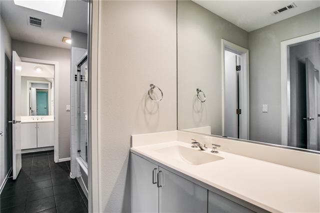 Building Photo - 6425 Shady Oaks Ln