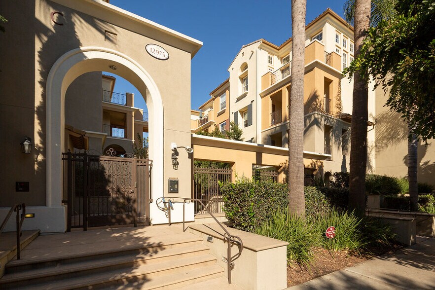 Building Photo - 12975 Agustin Pl