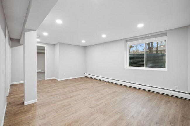 Building Photo - 1033 Bluff Ave E