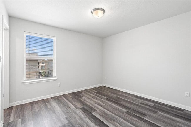 Building Photo - Big Sky Ranch 3-Bedroom/2.5 Bath - Drippin...