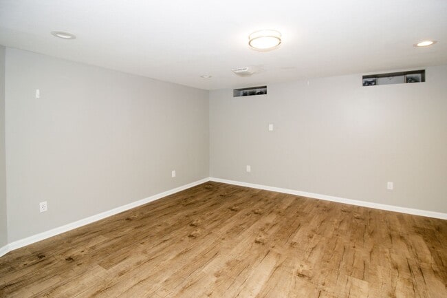 Building Photo - 1205 Canyon View Rd