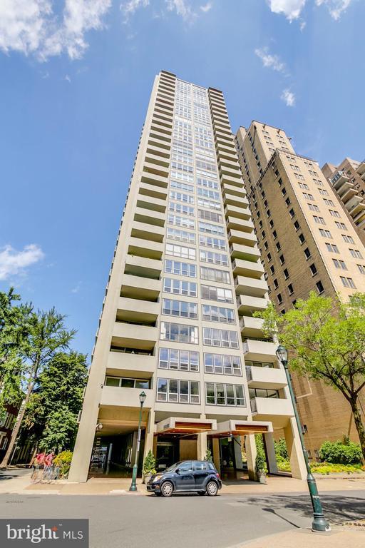 Building Photo - 224 W Rittenhouse Square