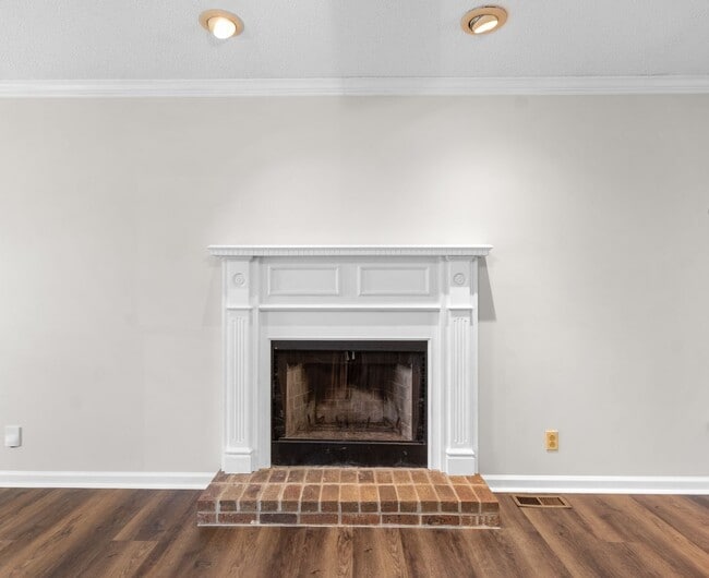 Building Photo - 383 Bosca Ct