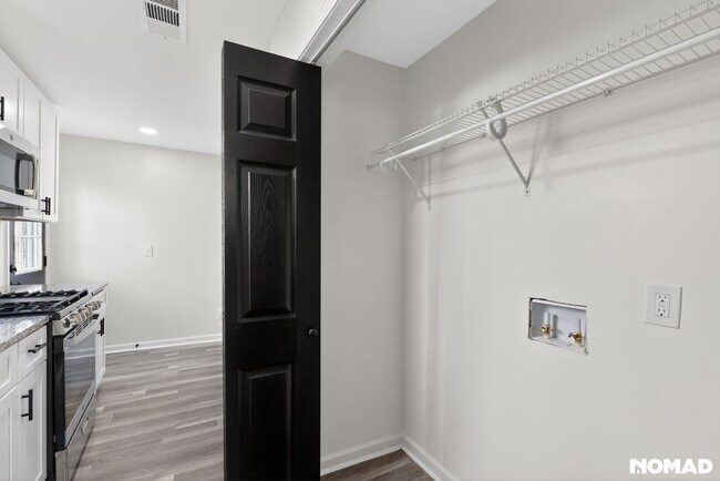 Building Photo - Charming 4BR House in Atlanta