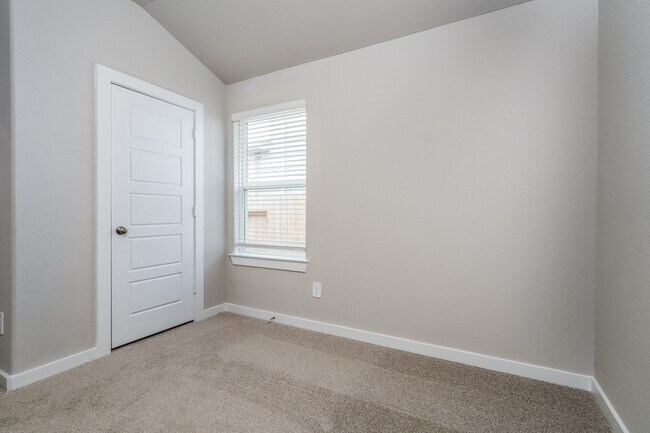 Building Photo - 17853 Stone Ter Ct