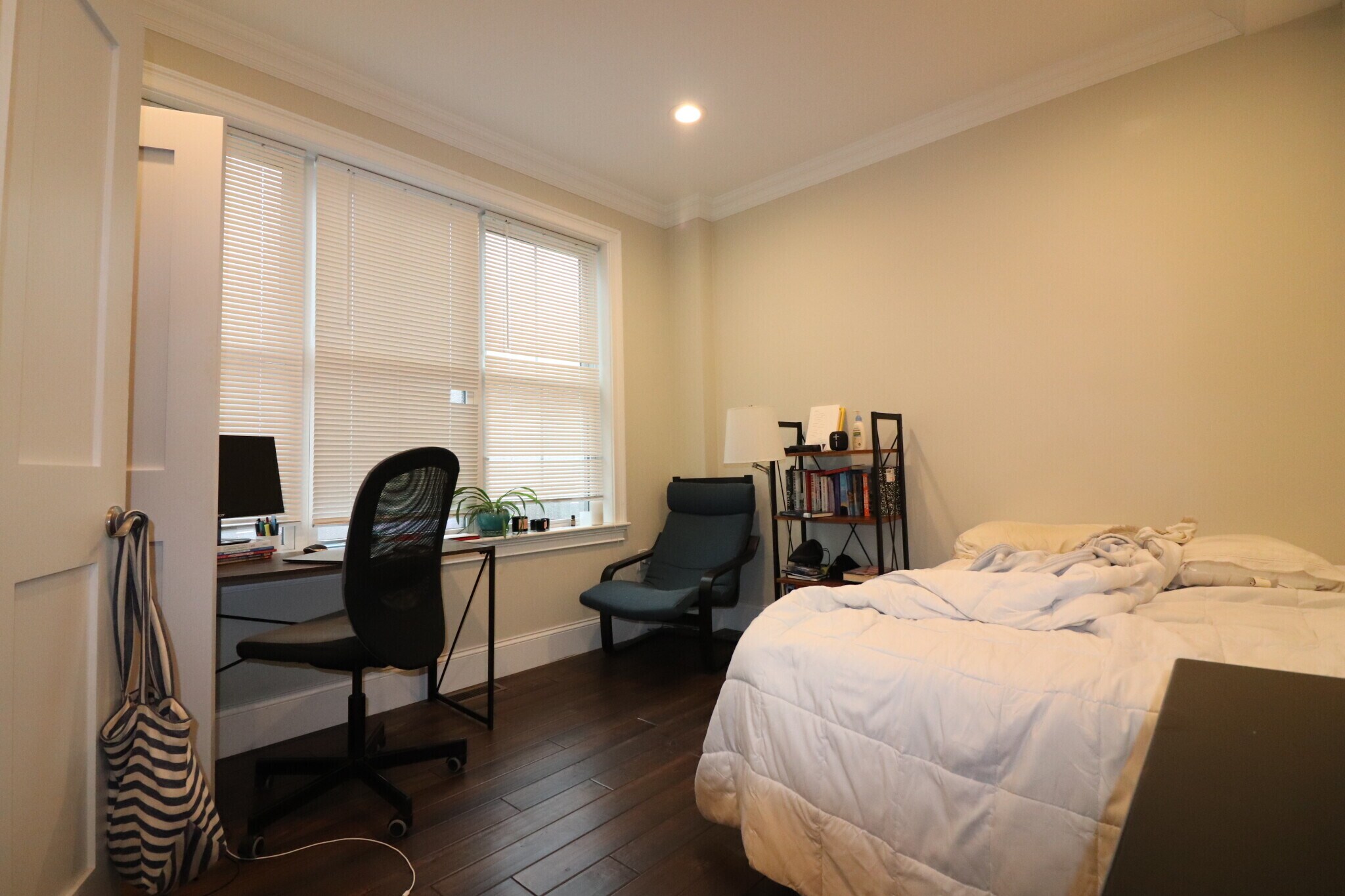 Building Photo - 140 Minden St