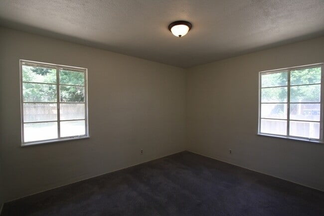 Building Photo - SPACIOUS 3 BEDROOM HOME...COMING SOON!!!