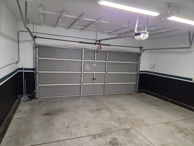 Building Photo - 3208 St Ann Way