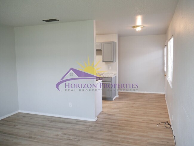 Building Photo - 2801-2803 Lerwick Rd