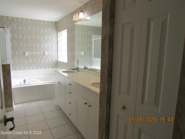 Building Photo - 2710 Bradfordt Dr