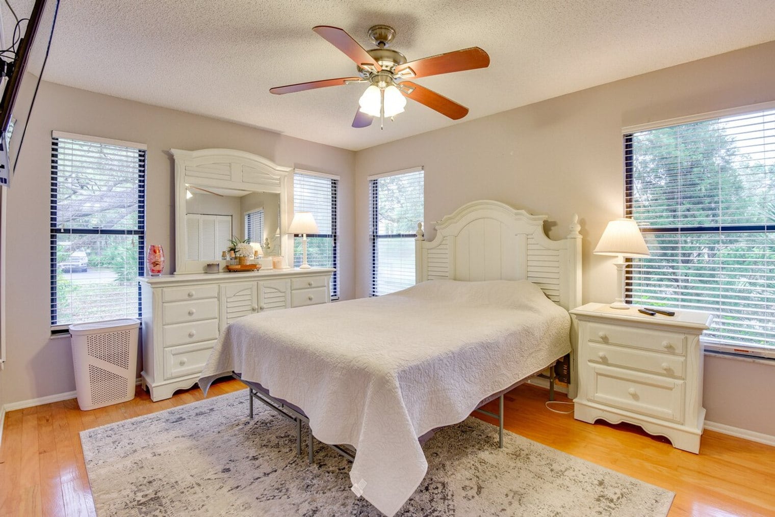 Building Photo - 7511 4th Ave W