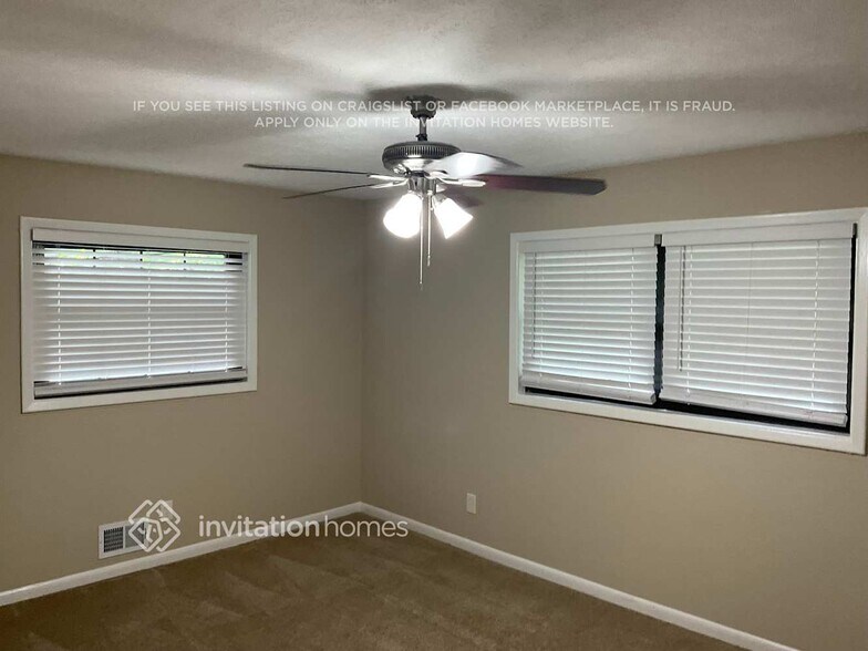 Building Photo - 2652 Williamsburg Dr