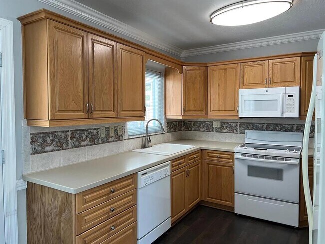 Building Photo - 6690 17th St N