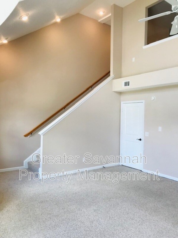 Building Photo - 125 Ventura Pl